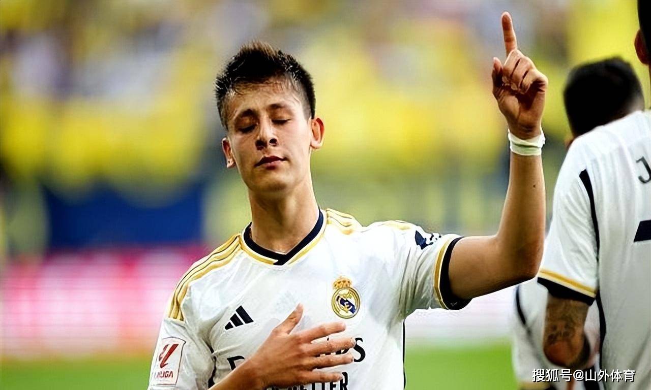 6000万欧！皇马改造19岁新星打中场，快速增重出战欧冠风险几何？